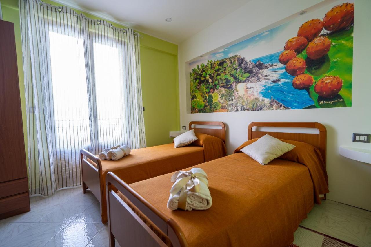 Casa Vacanze Dell'Angelo San Mauro Castelverde Exteriér fotografie