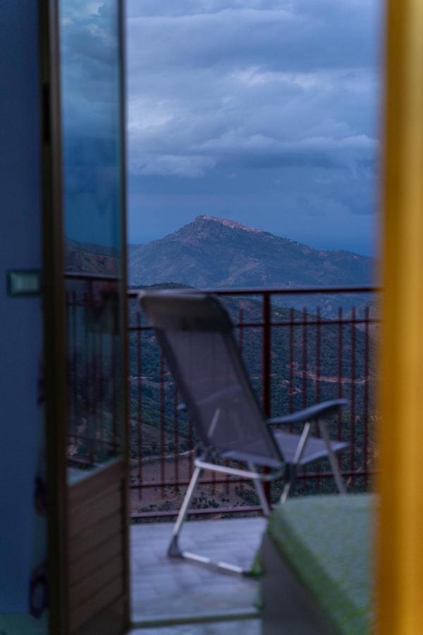 Casa Vacanze Dell'Angelo San Mauro Castelverde Exteriér fotografie